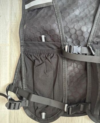 Gilet course avec sa flask de 500 ml