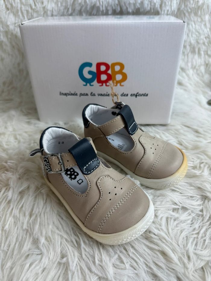 Paire de sandales GBB taille 20 - photo numéro 3