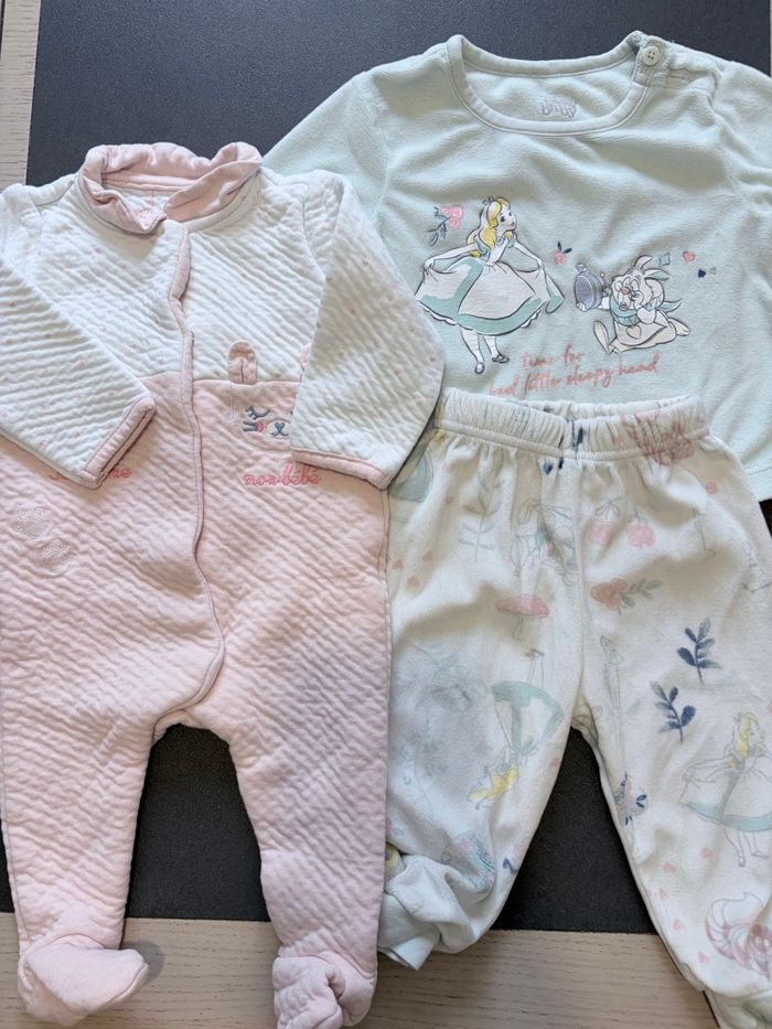 Lot vêtements 6 mois - photo numéro 2