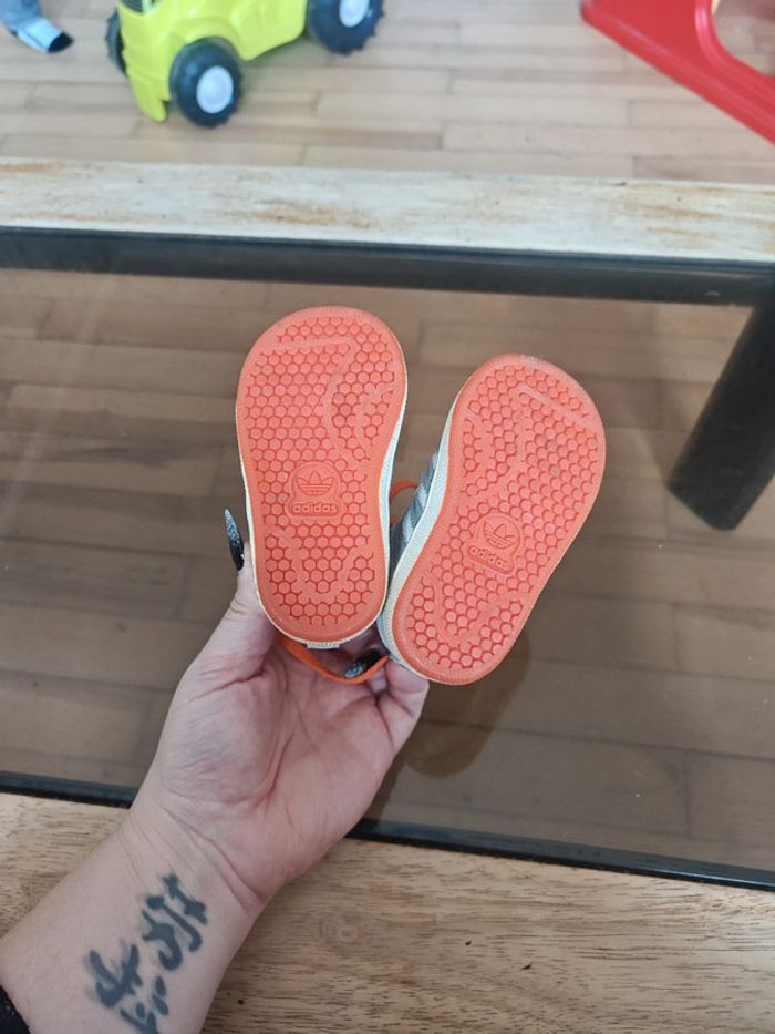 Baskets Adidas p.19 - photo numéro 11