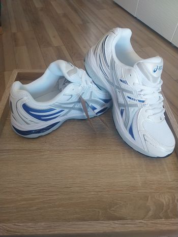 Joli paire asics gel sekiran