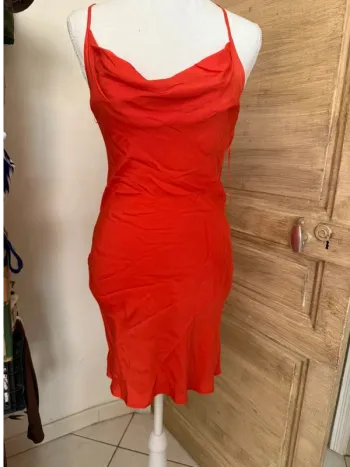 Robe satinée rouge – H&M – Taille XS