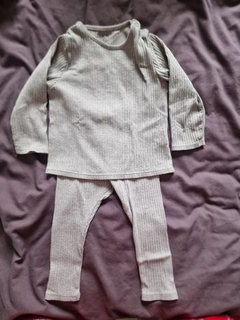 Ensemble mixte beige taille 24mois