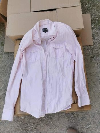 Chemise rose pâle