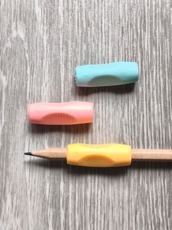 Correcteur de posture d'écriture en silicone souple