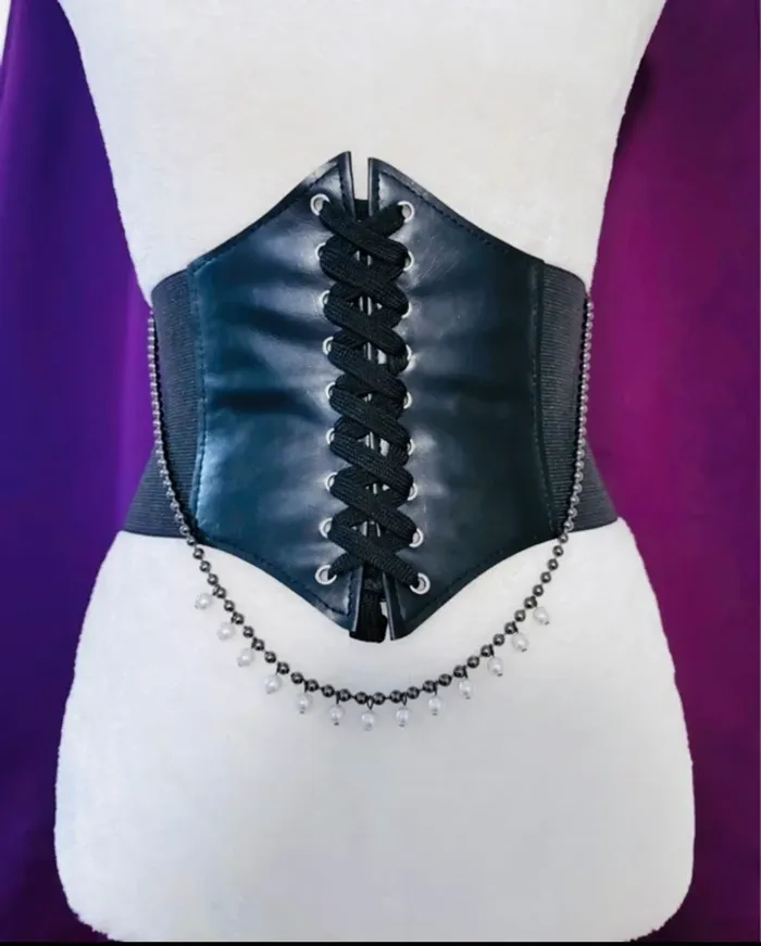 Serre taille corset ajustable avec chaîne noire et perle blanche