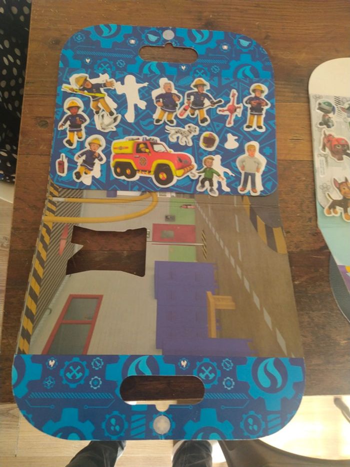 Mon cartable de stickers