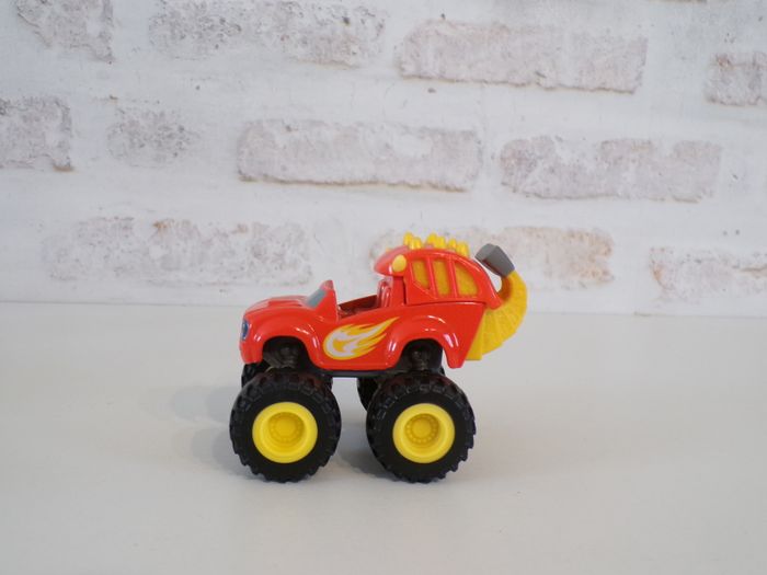 Monster Trucks - Dino Blaze - Les monstres Machines (J5) - photo numéro 2