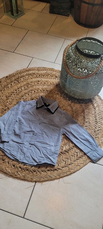 Jolie chemise garçon taille 3 ans Parfait état