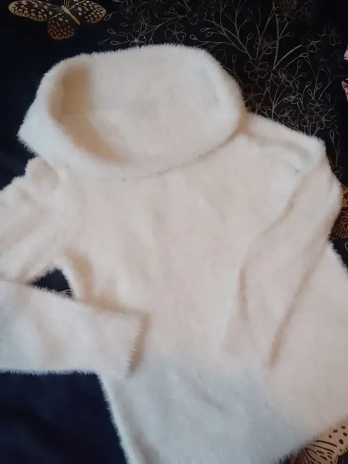 Joli pull blanc angora grand col taille 44 - photo numéro 2