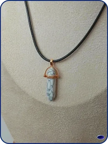 Collier pendentif pierre marbrée – inspiration Zag