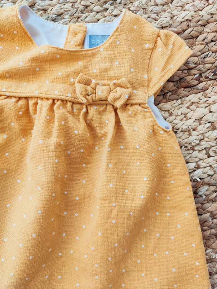 Robe manche courte printemps/été Primark 12 mois portée une seule fois - photo numéro 2