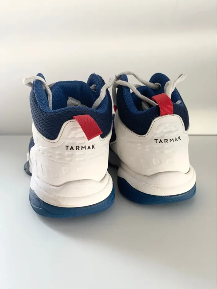 Paire chaussures de basket 🏀 taille 34 - photo numéro 3