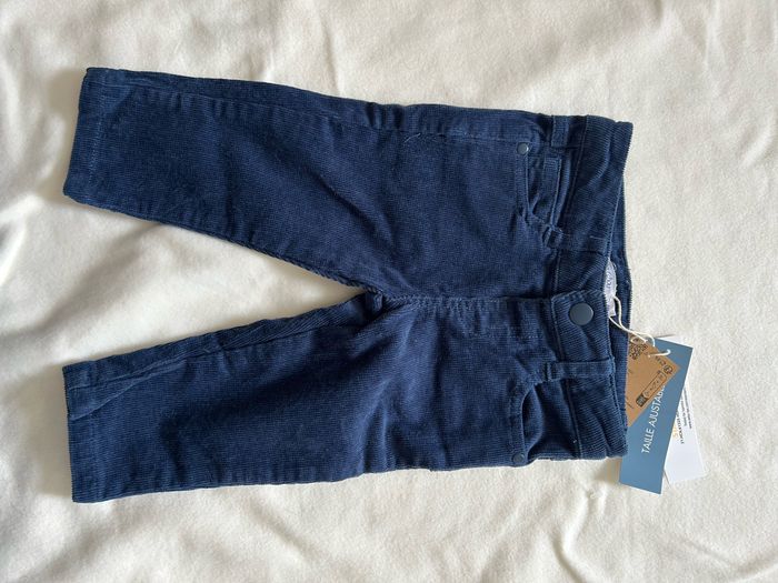 Pantalon neuf 6 mois