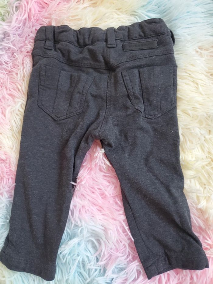 🌴 Pantalon gris foncé marque burberry taille 12 mois - photo numéro 3
