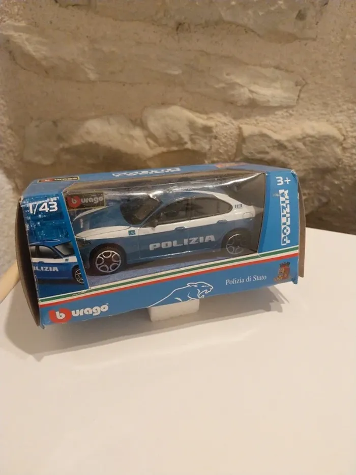 Voiture miniature de collection Polizia - photo numéro 2