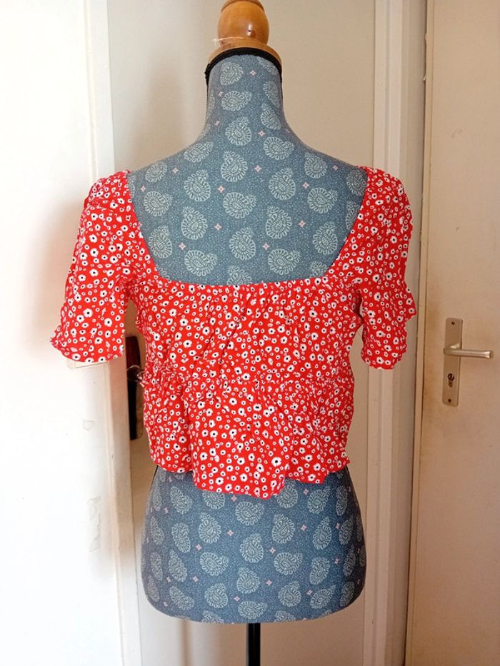 Croc top rouge avec motif fleuri - photo numéro 2