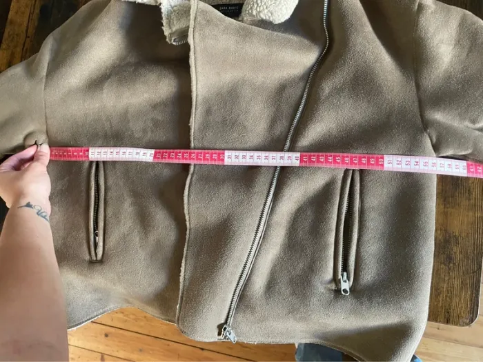 Veste manteau aviateur effet daim et moumoute Sherpa beige marron Zara - photo numéro 4