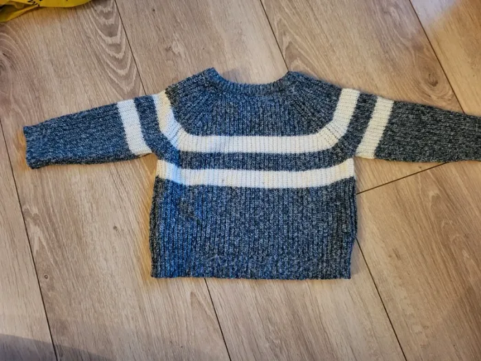 Pull 6 mois - photo numéro 2