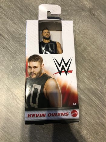 FigurineWWE Kevin owen 