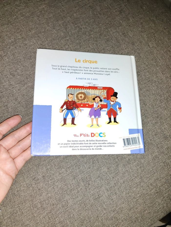 Livre le cirque p'tits docs - photo numéro 2