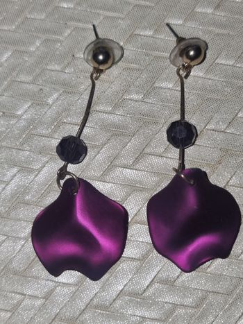 Boucle d'oreille lilas