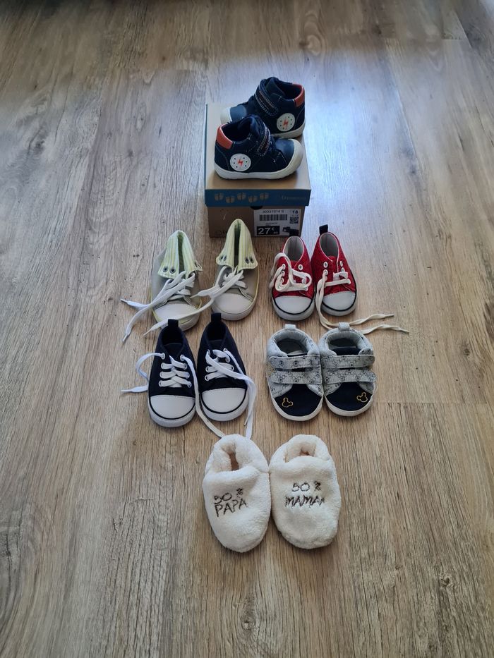 Lot 6 paires chaussures, chaussons pointure 18 - photo numéro 2