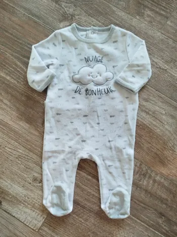Pyjama une pièce en velours 6 mois