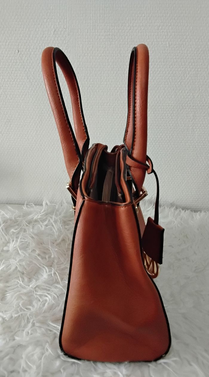 Sac à main 👜 élégant couleur camel parfait état - photo numéro 6