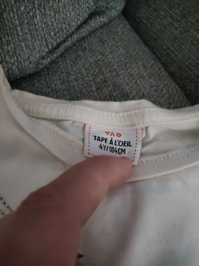 2 tee-shirts manches longues taille 4 ans - photo numéro 5