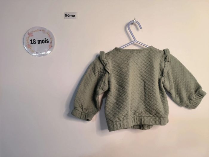 Lot 4 vestes et gilet 18 mois - photo numéro 5
