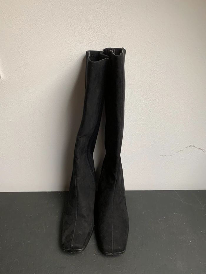 Bottes noires - photo numéro 2