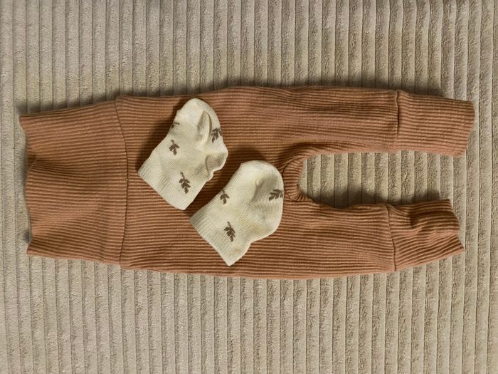 Lot legging côtelé + chaussettes