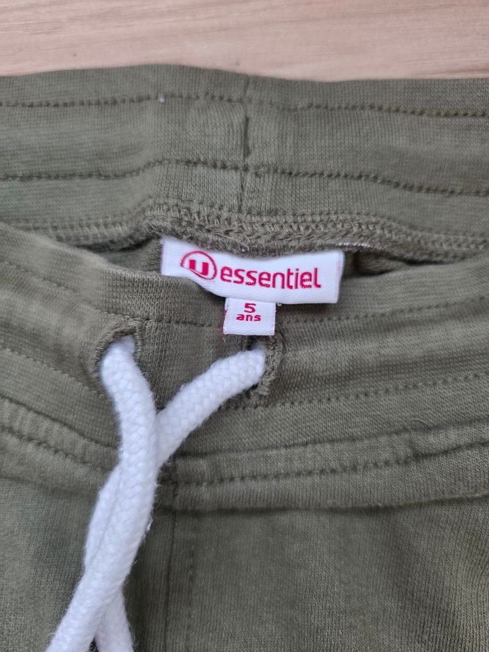 SHORT GARÇON 👦 KAKI TRÈS PEU PORTER 5ANS MARQUE U ESSENTIEL - photo numéro 5