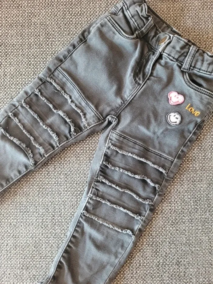 Jean effet destroy fille 3 ans - photo numéro 3