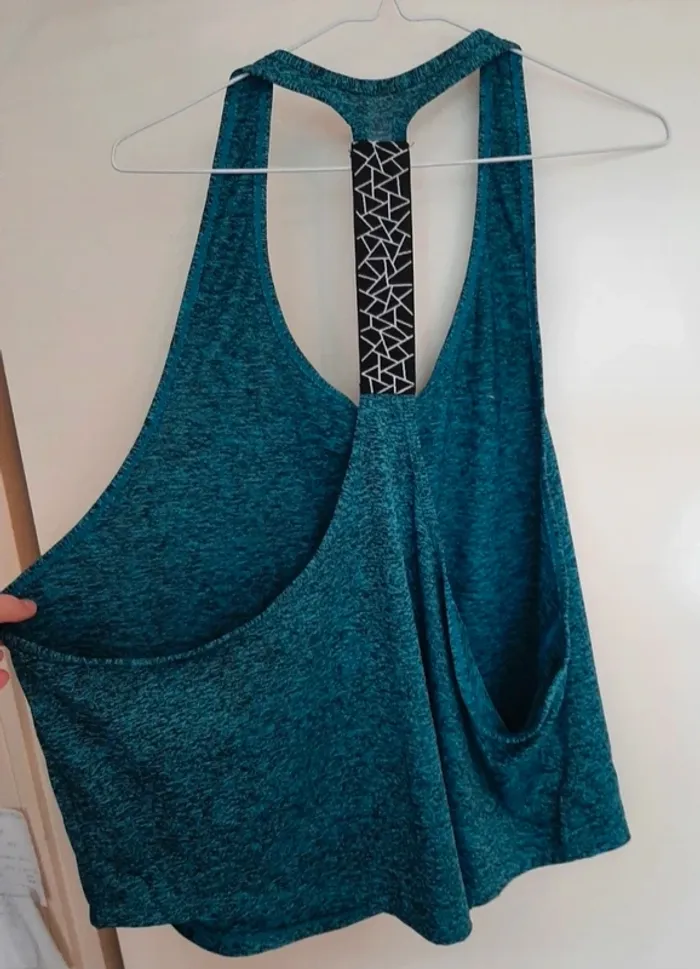 Top de sport turquoise - photo numéro 2