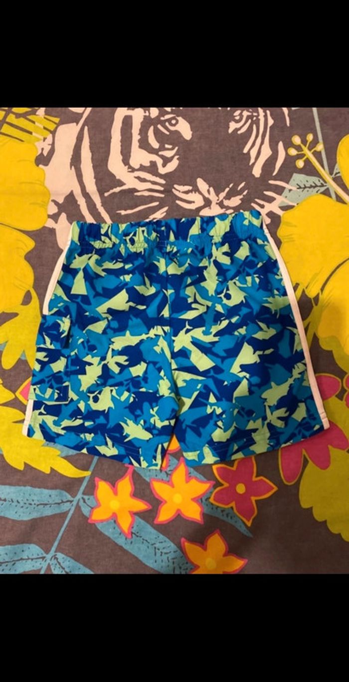 Short imprimé taille 3 ans - photo numéro 2