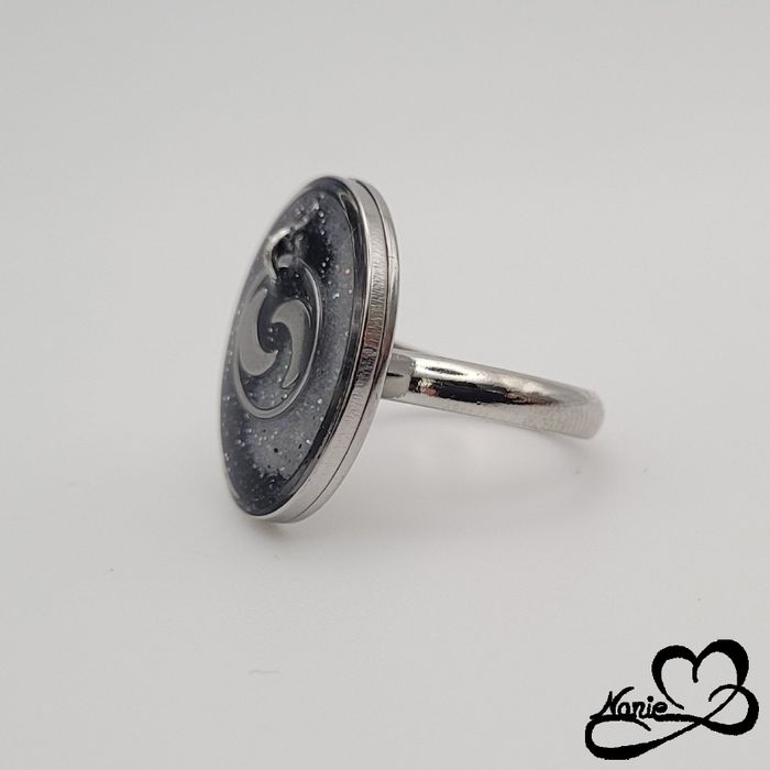 Bague ajustable ovale argentée avec deux croissants de lune - photo numéro 4