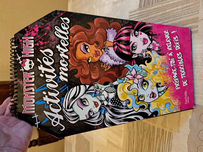 Monster High - Livre activités Grand modèle