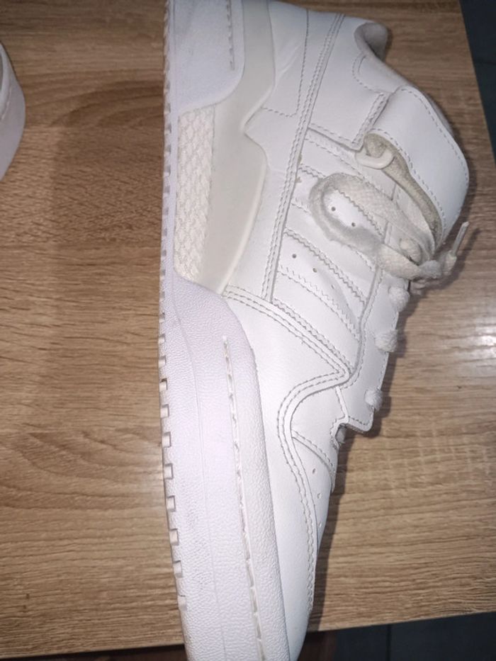 Baskets Adidas Taille 46 Forum Low blanches vintage - photo numéro 3