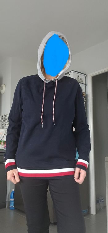 Pull marine Tommy Hilfiger taille M 