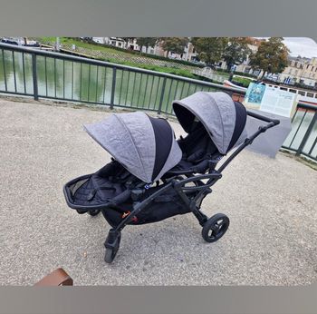 Poussette double contours