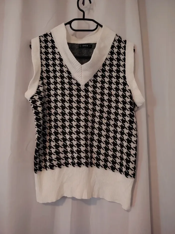 Pull col V sans manches