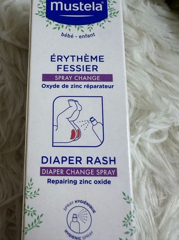 mustela erytheme fessier spray 