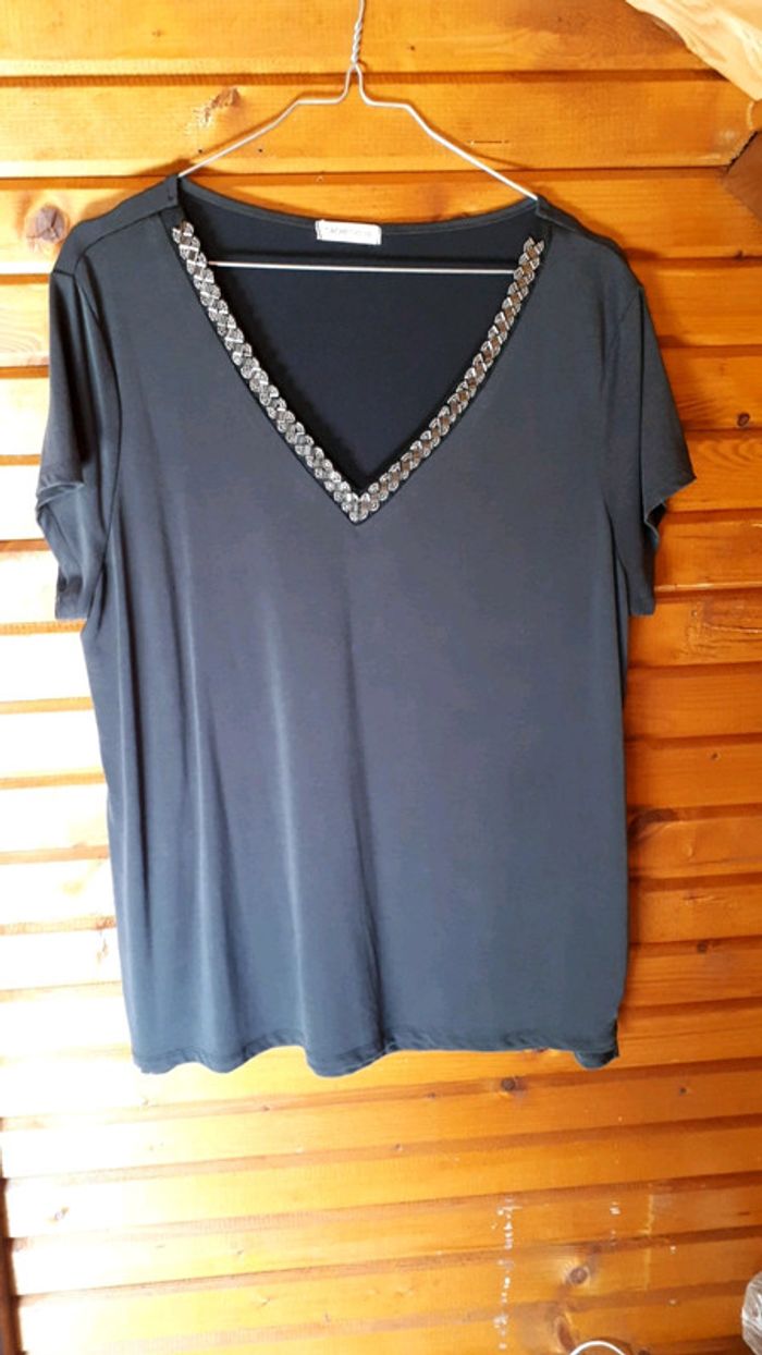 Tee-shirt gris foncé