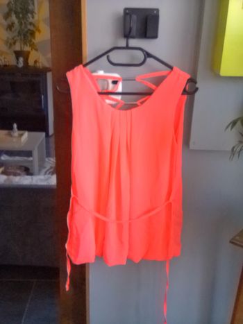 Petit haut rose fluo taille 38