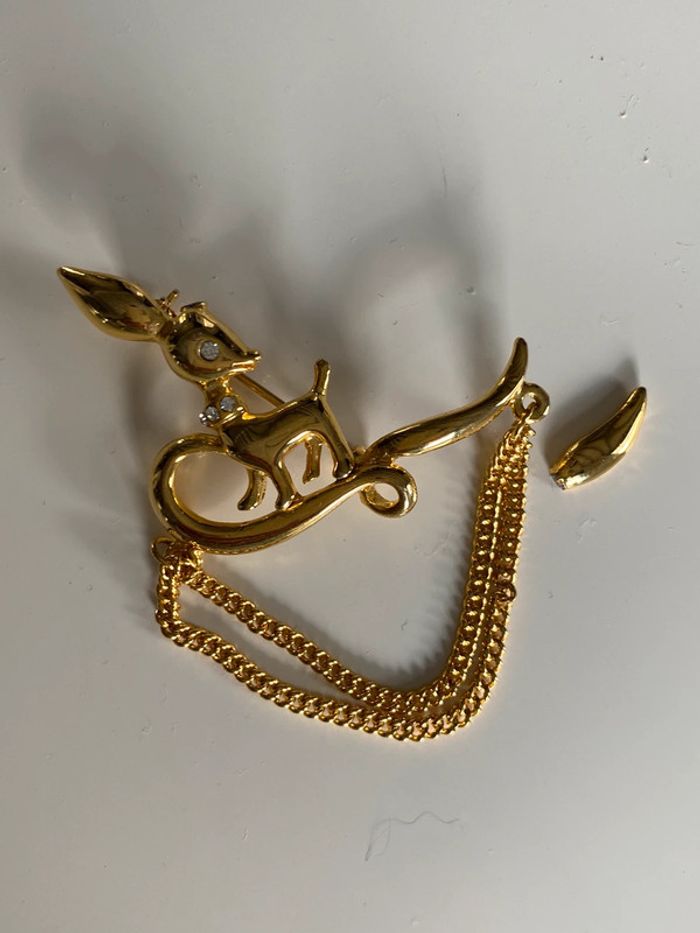 Broche bambie avec strass et chaînette - photo numéro 5