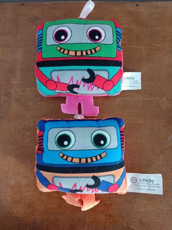 Lot de 2 peluches Robot