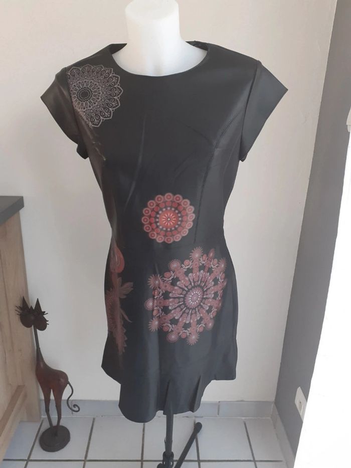 Robe noire simili cuir neuve t m/l .101 idees