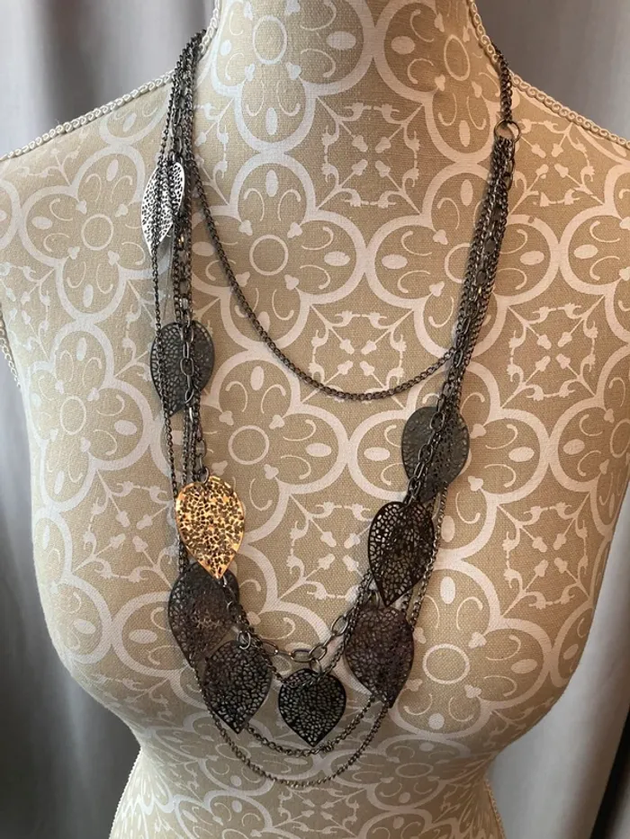 Collier feuilles